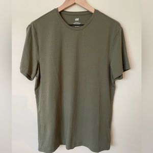 H&M green t-shirt